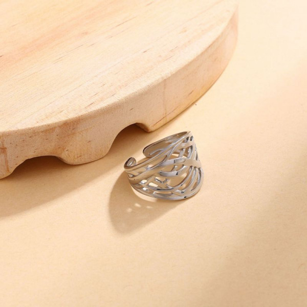 Ажурное кольцо с сетчатым переплетением CJL74292