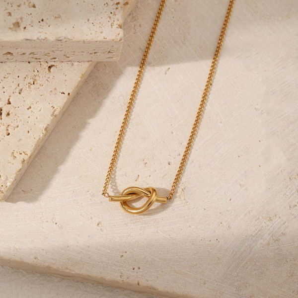 Золотистая цепочка с декоративным узлом CJL81920