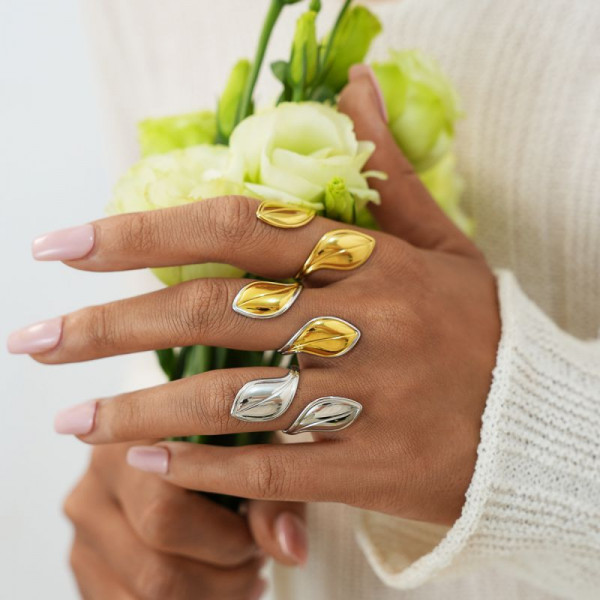 Фантазийное кольцо из стали с текстурой мятого металла CJT00837