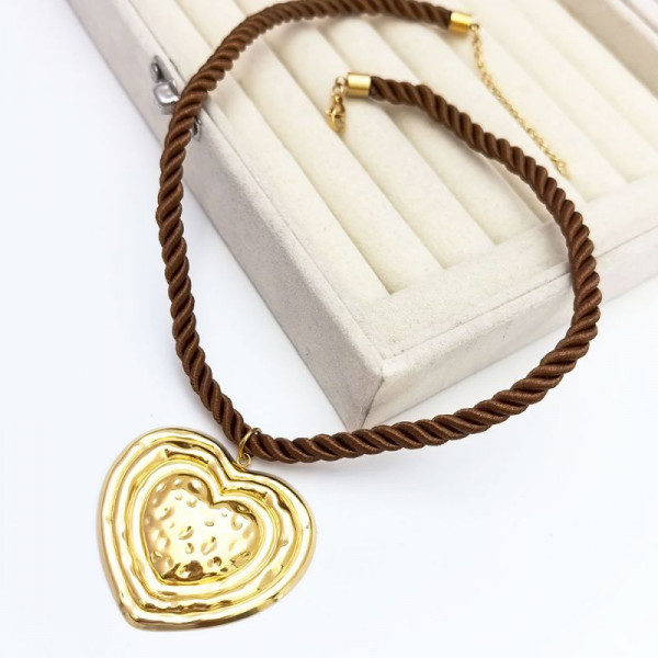 Текстильный чокер с массивным кулоном в форме сердца CJR66519