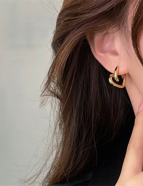 Серебристые серьги-конго в форме изогнутых квадратов Z57716