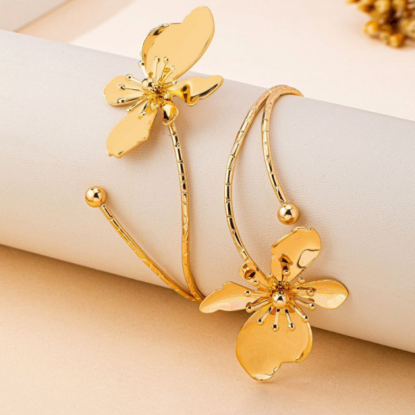 Жесткий браслет CJQ22091