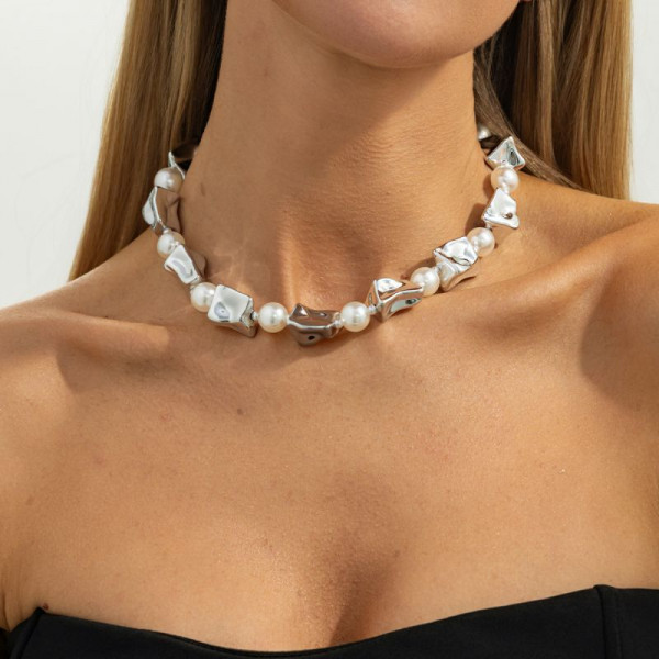 Бусы из крупного жемчуга и янтарных вставок CJT25617