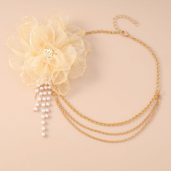 Многослойная цепочка с крупным текстильным цветком и стразами CJN36207