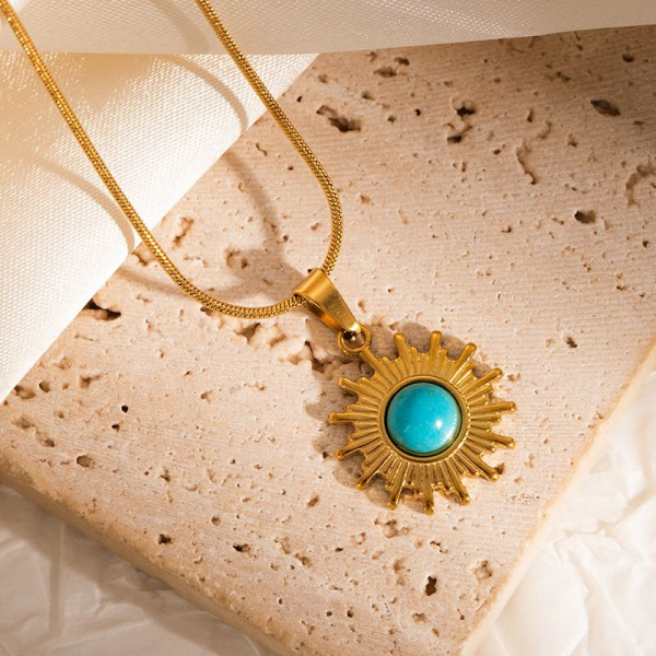 Золотистая цепочка с солнцем и камнем CJN43122