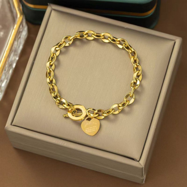 Браслет-цепочка с подвеской-сердцем и тоглом CJH15673