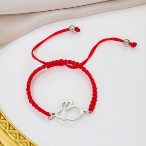 Браслет плетеная нить с серебристым зайцем CJQ65934