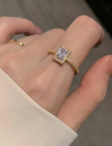 Помолвочное кольцо с прямоугольным камнем на витом ободке G33997