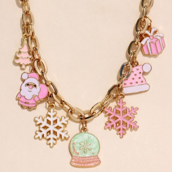Цепочка с крупными звеньями и множеством новогодних подвесок CJT21068