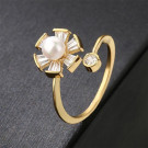 Незамкнутое кольцо с жемчужиной и цветком из кристаллов CJG26630