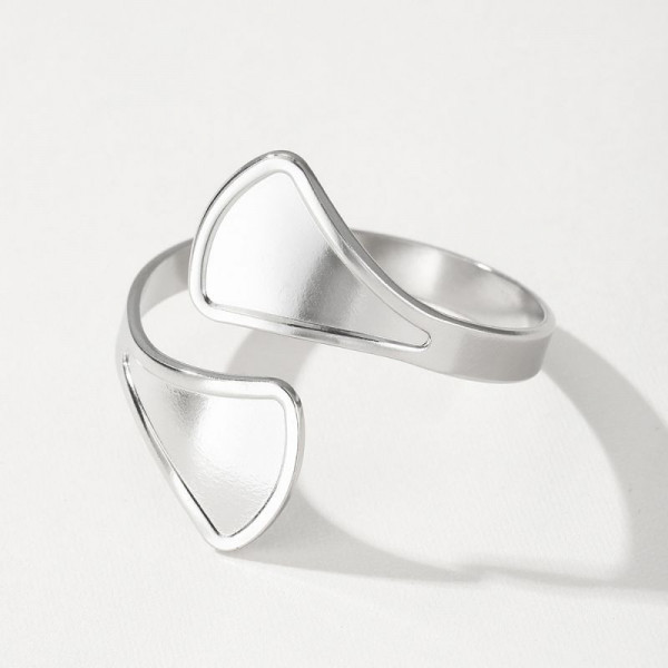 Браслет жесткий разомкнутый с наконечниками-щитами CJM03910