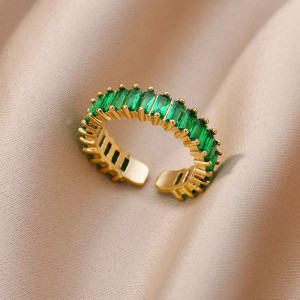 Кольцо дорожка с зелеными кристаллами багетной огранки CJN45175