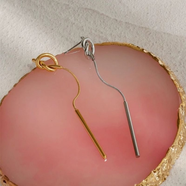 Авангардные серьги-палочки с узлом CJC69092