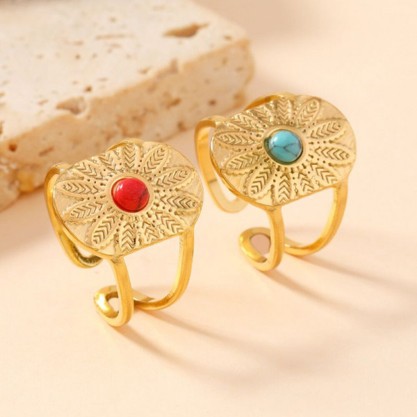 Золотистое кольцо-талисман с красным камнем CJH26662