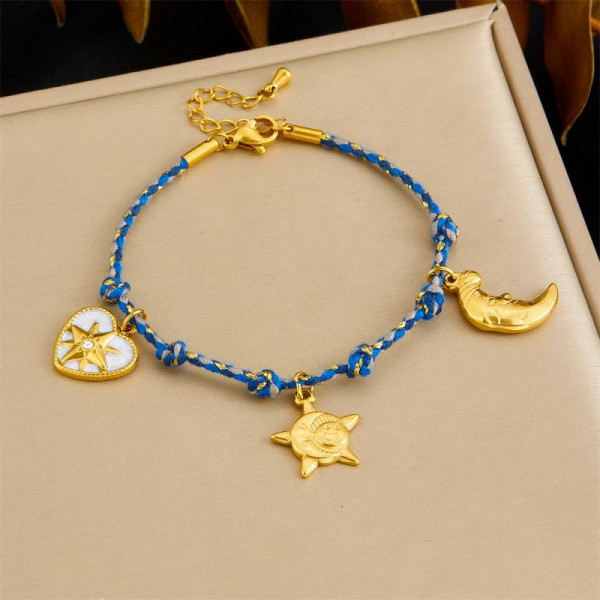 Браслет-нить розовый с подвесками в стиле талисманов CJR62467