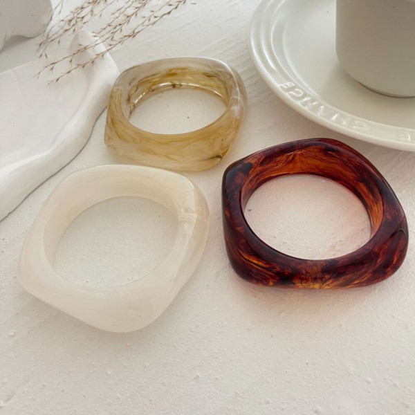 Жесткий браслет CJH72485