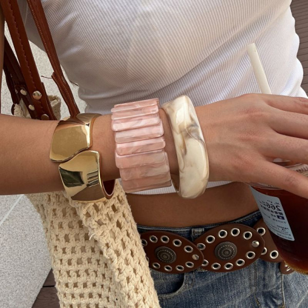 Жесткий браслет CJP85420