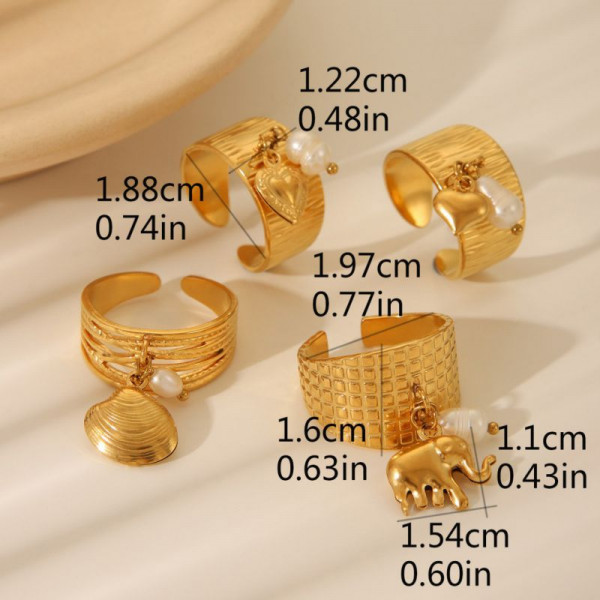 Широкое фактурное кольцо с жемчужной вставкой CJR59592