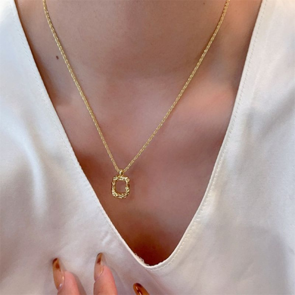 Цепочка с подвеской в форме рельефного кольца CJL14728