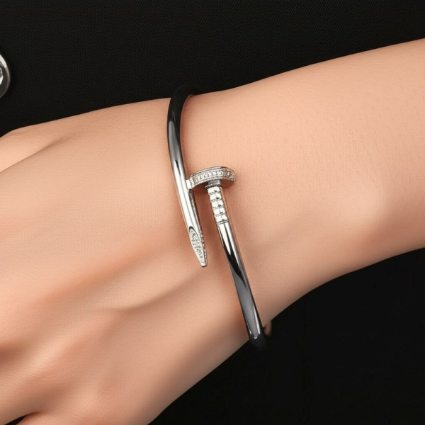 Браслет жесткий гвоздь с инкрустацией стразами 1J12044CJJ