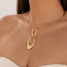 Жесткое колье обруч с подвеской из каплевидных элементов CJJ27744