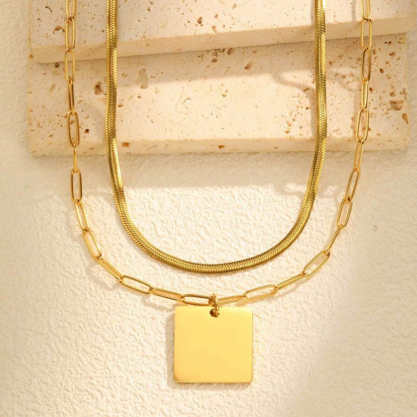 Золотистое многослойное колье с квадратом CJP47804