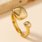 Кольцо с квадратными наконечниками в золотом цвете CJH26669