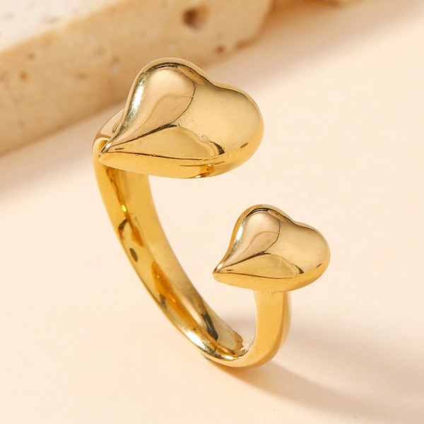 Кольцо с квадратными наконечниками в золотом цвете CJH26669