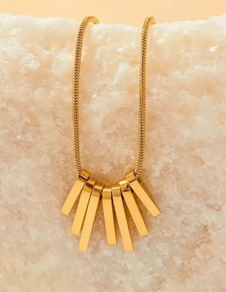 Эффектная цепочка с кулоном в виде золотистого веера J10098CJJ