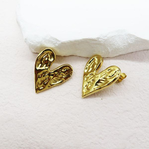 Серьги-пусеты Сердца с эффектом мятого металла CJL35725