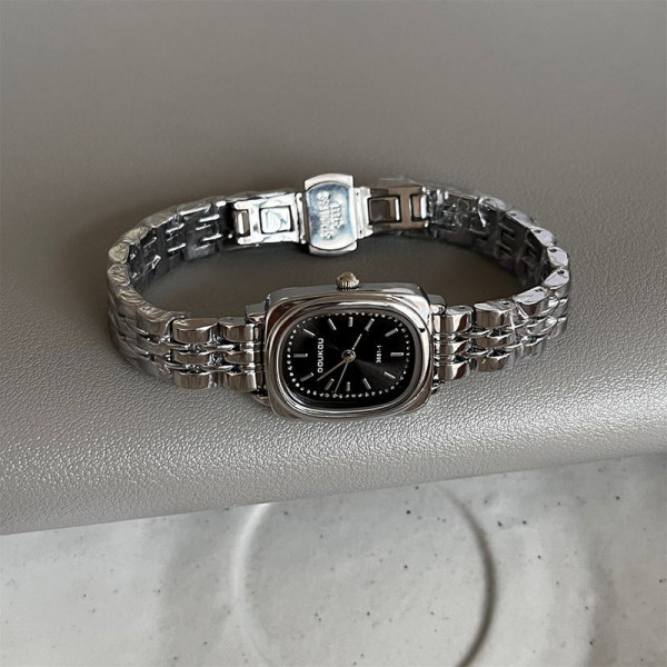 Женские часы CJT21926