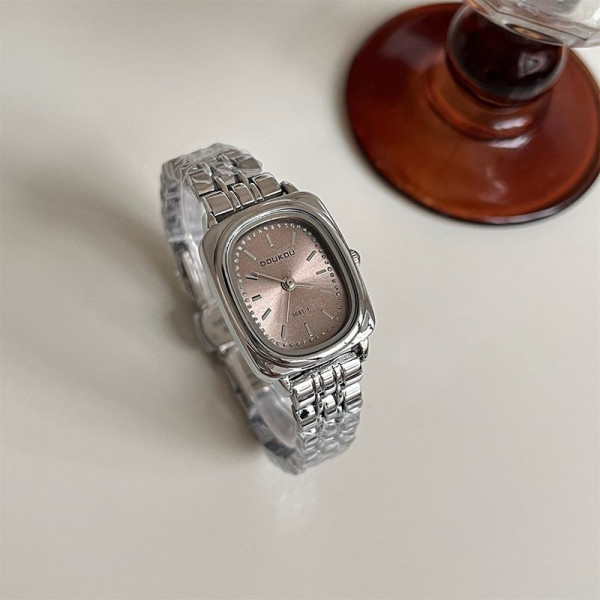 Женские часы CJT21926