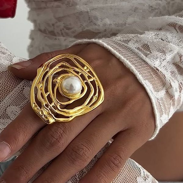 Кольцо-паутина с центральной жемчужной вставкой 1J11775CJJ