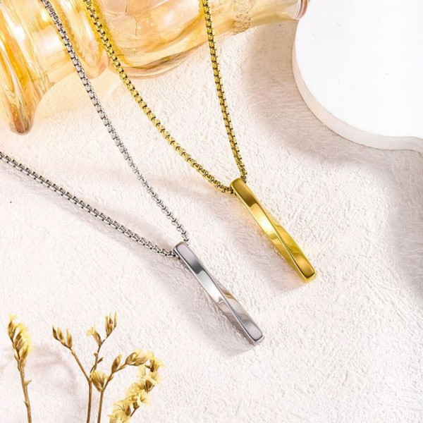 Стальное колье с витой подвеской-палочкой CJH15080