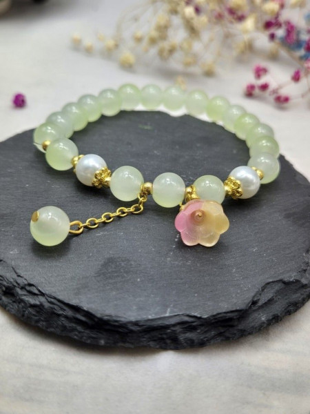 Браслет нежный жадеит с цветочной подвеской J11045CJJ