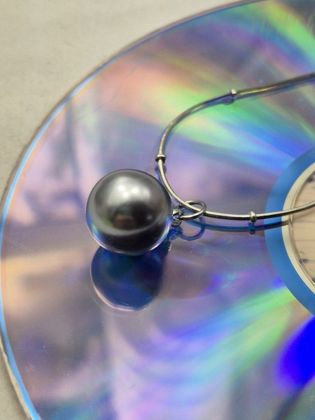 Тонкая серебристая цепочка с крупной темно-фиолетовой жемчужиной J10805CJJ