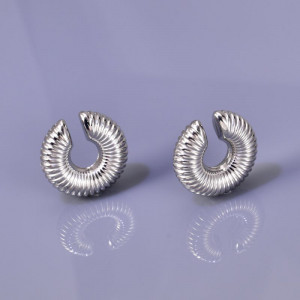 Серебристые рифленые серьги-каффы CJH14868