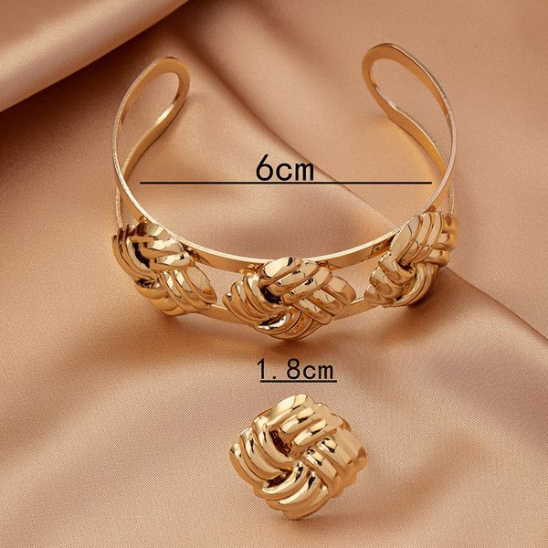 Комплект бижутерии CJJ88106