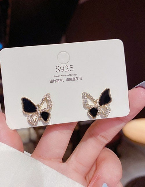 Контрастные серьги-пусеты бабочки L05430