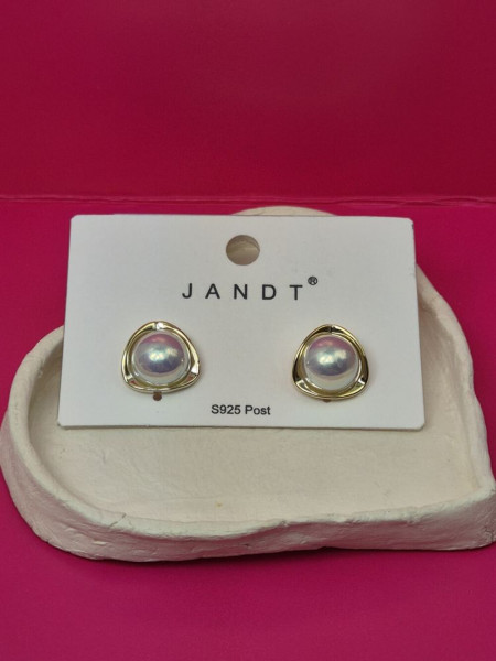 Серьги-гвоздики с жемчужиной в асимметричной оправе J10698CJJ