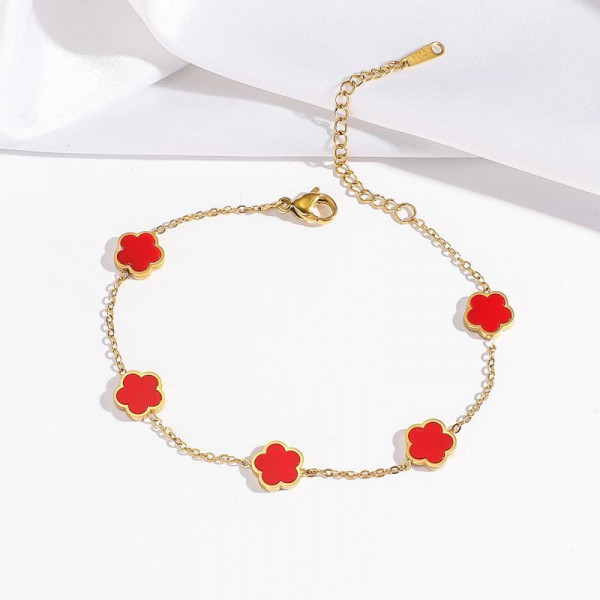 Браслет-цепочка с ярко-красными элементами клевера CJJ30298
