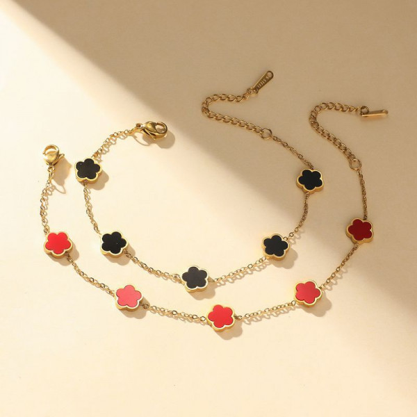 Браслет-цепочка с ярко-красными элементами клевера CJJ30298