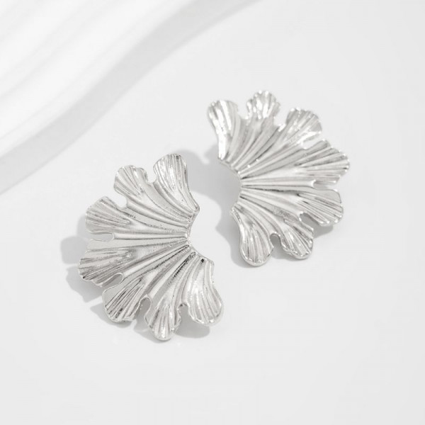 Массивные серьги-пусеты в форме цветка CJL85675