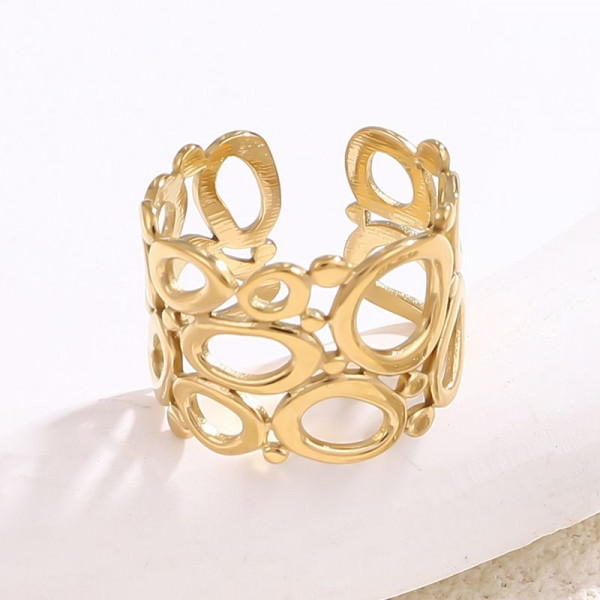 Ажурное кольцо с узором из кругов CJL74402