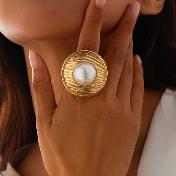 Крупное кольцо-диск с центральной жемчужиной 1J11777CJJ