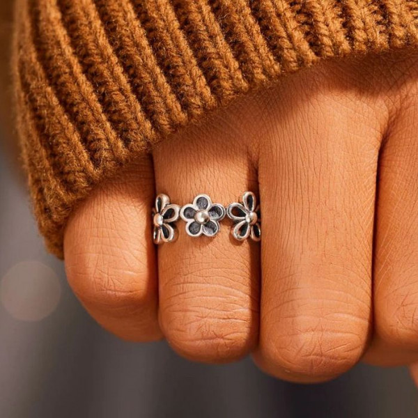 Кольцо дорожка из мелких цветов CJL27599