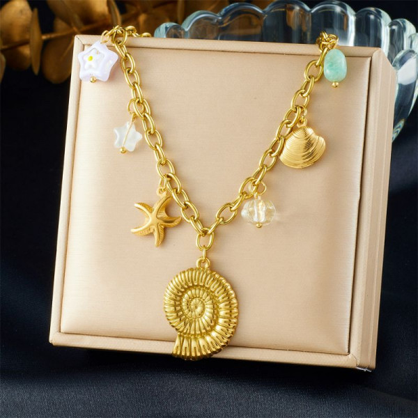 Многослойное колье с подвесками символами в этническом стиле CJR62454