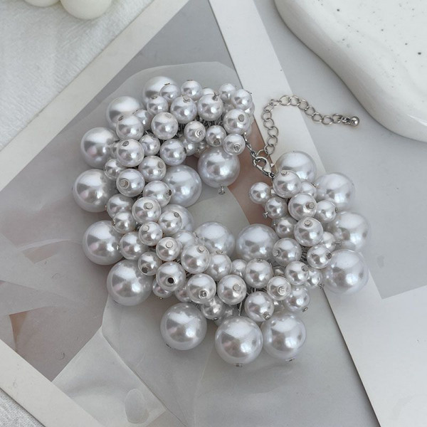 Браслет из крупного жемчуга с карабином CJN84705