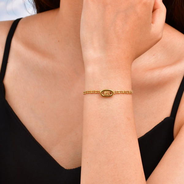 Браслет-цепочка с овальным медальоном и гравировкой CJP47876