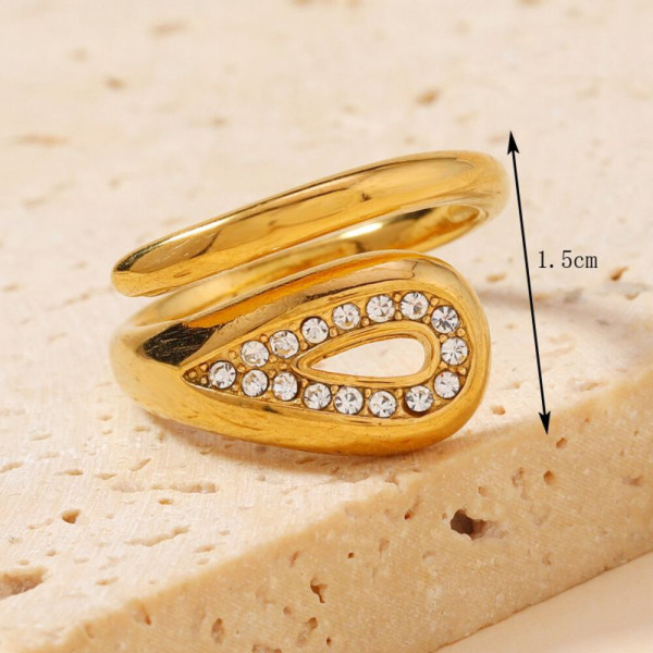 Золотистое разомкнутое кольцо с дорожкой кристаллов CJH26674